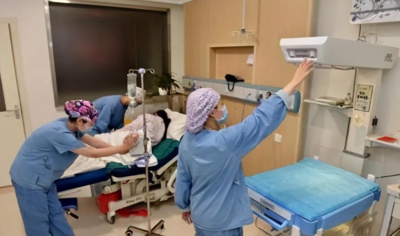 冬天顺产生孩子产房里冷不冷,为什么生孩子时产房冷飕飕的