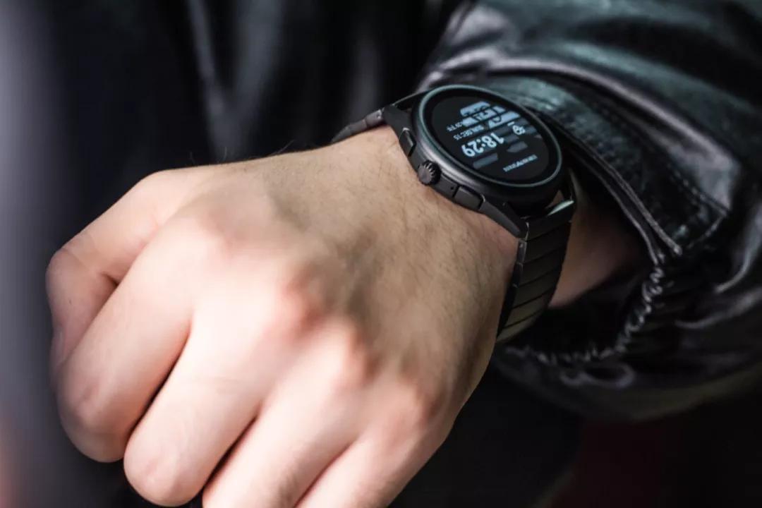 阿玛尼智能手表art5012评测,阿玛尼手表对比天王表