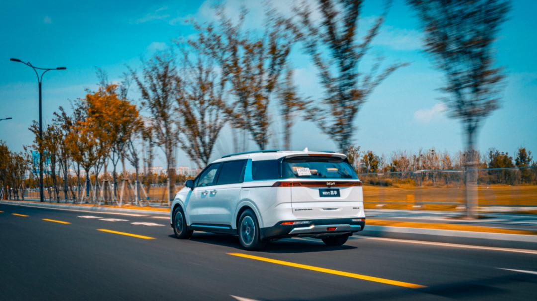 起亚嘉华比库斯途贵,起亚嘉华值不值入手