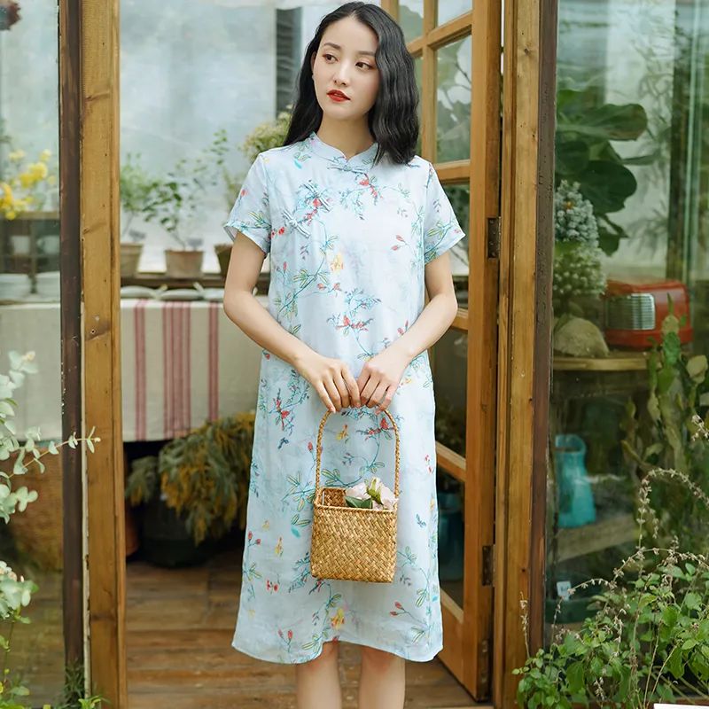 穿苎麻大气从容之美,穿一袭香云纱尽显古典韵美