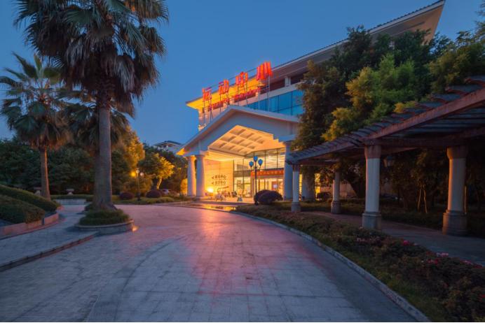 社区里连影城都有,恒大把生活品质都“升值”了