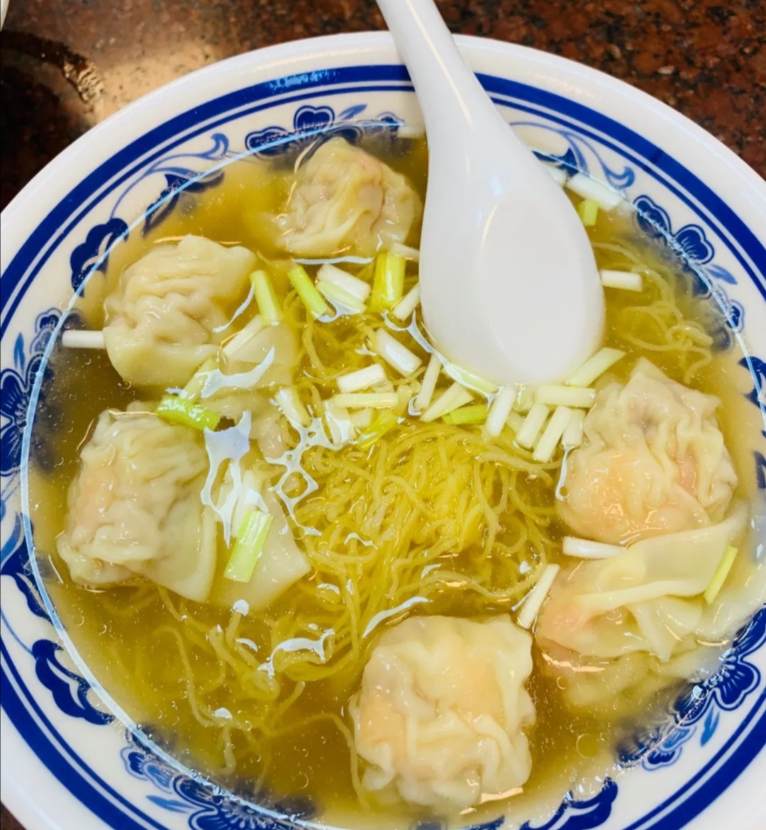 龙津这二十多年老牌街坊面馆，究竟凭何美味开遍荔湾老广都爱吃？