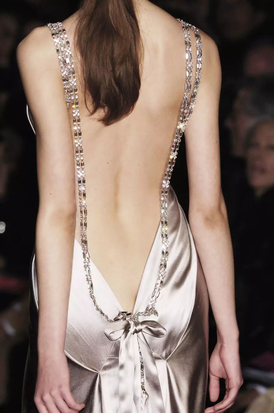 倪妮变美秘诀,倪妮美背杀教程