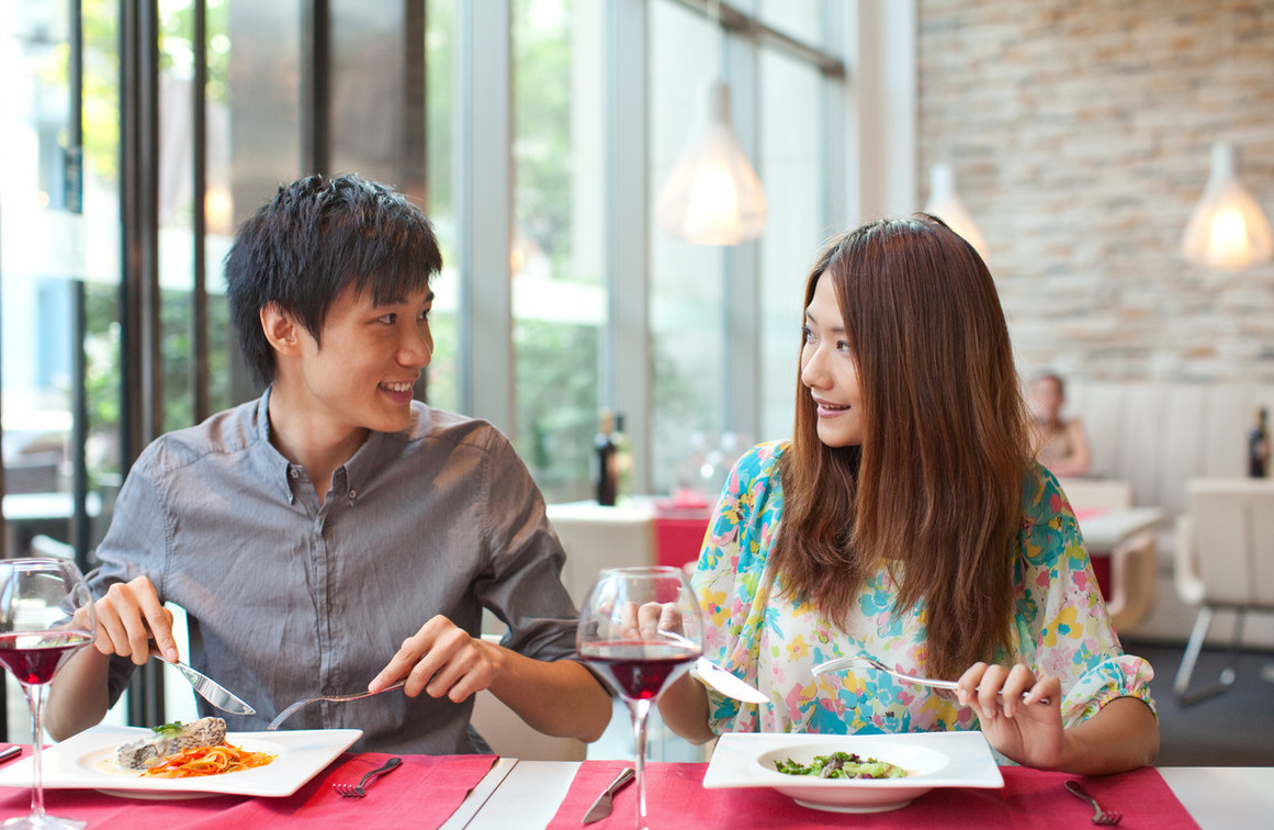 追女生要约她一起吃饭,追一个喜欢的女生约她吃饭