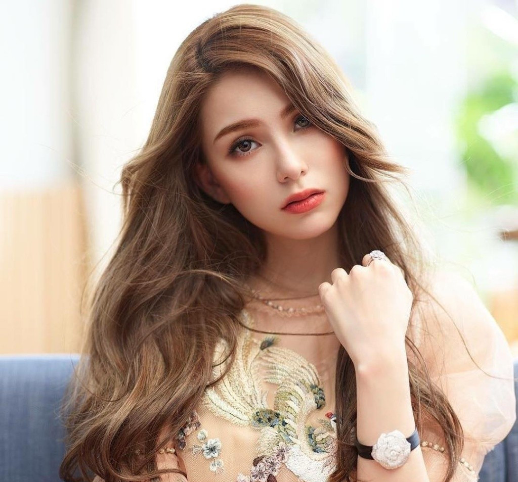 昆凌妆容全面解析,昆凌五官太美了