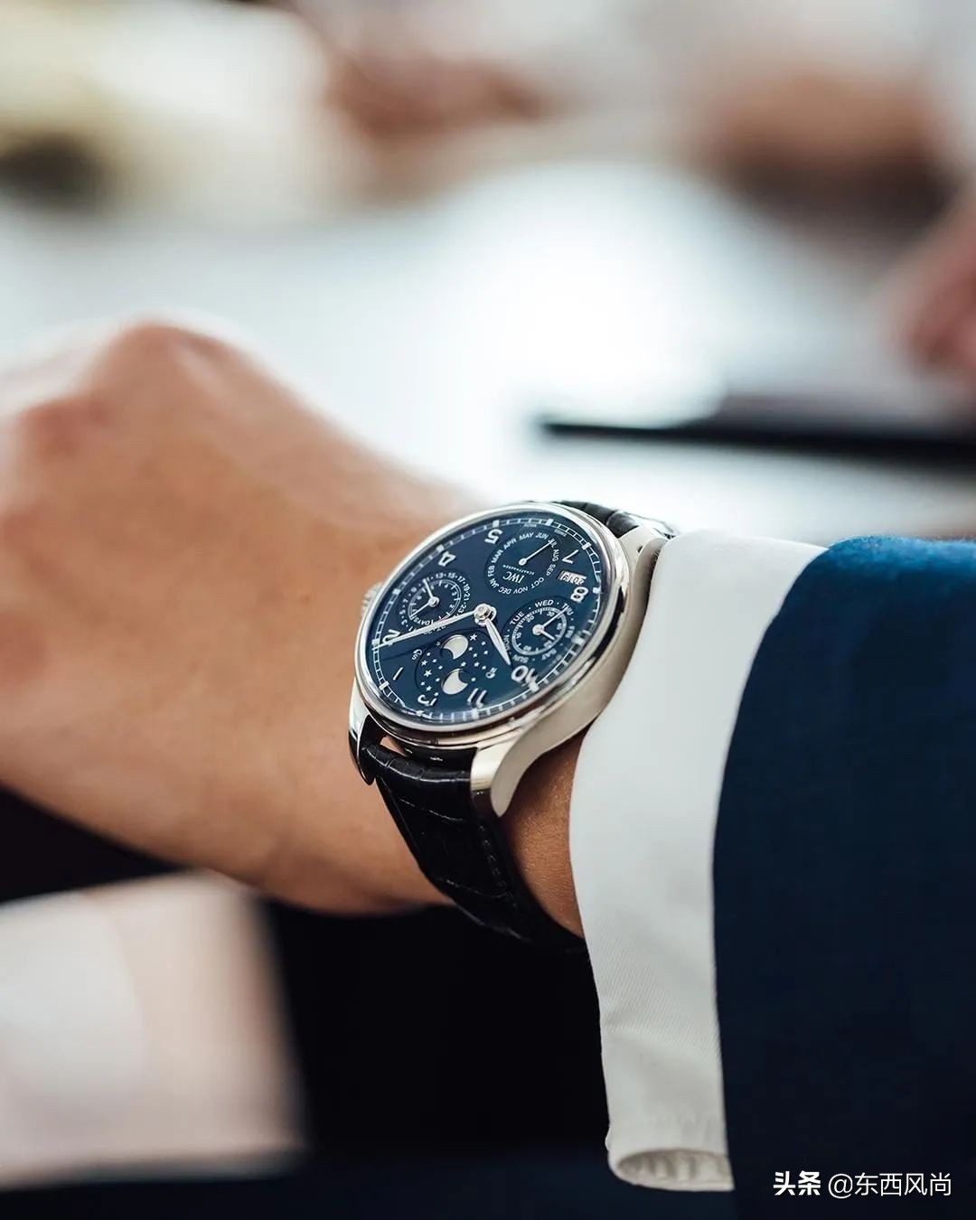 一件修身白衬衫,一件精致白衬衣的魅力