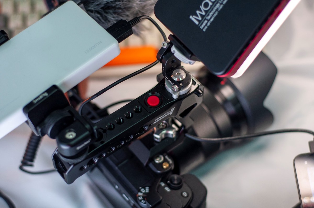 聊聊近两个月里我给新买的索尼6400搭配的那些配件