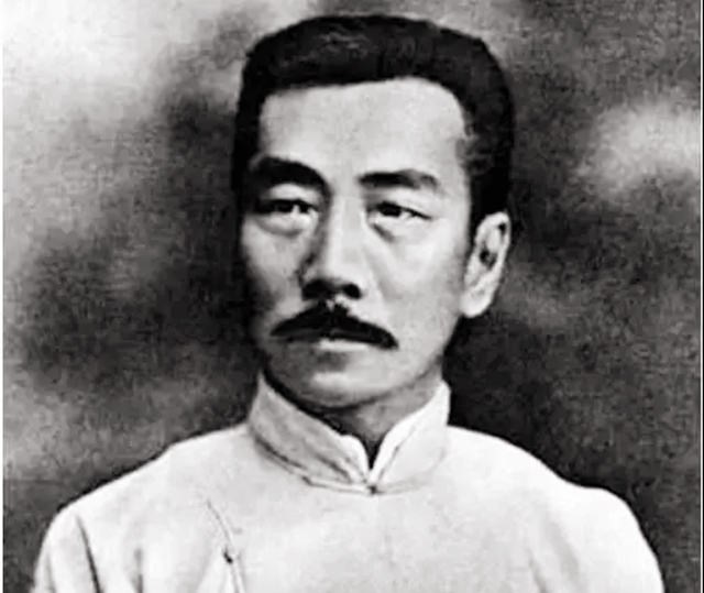 鲁迅不为人知的一面:一生爱烟,想戒却戒不掉,最后死于香烟