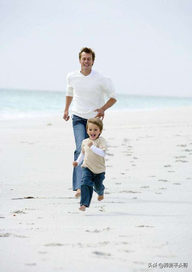 面对孩子的逆反期家长该如何处理,一个叛逆儿子被家教改变了生活