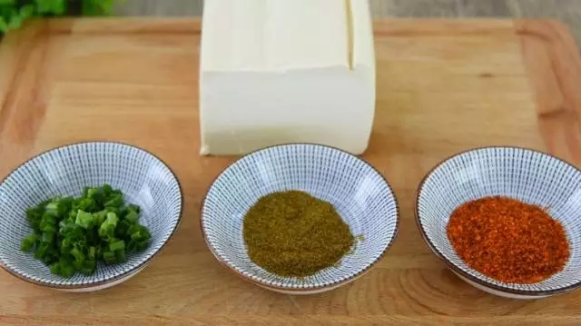 煎豆腐老是糊底儿怎么办,煎豆腐避免糊锅的办法