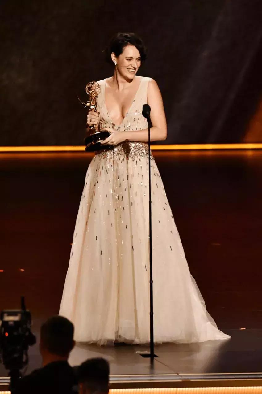 贵族小姐沦为乞丐的原因,贵族女子沦落风尘的一生