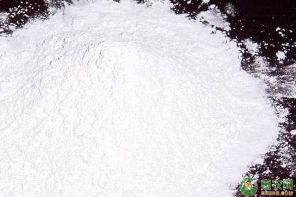 生石灰对土壤有什么作用和功效,生石灰在农业种植中的作用