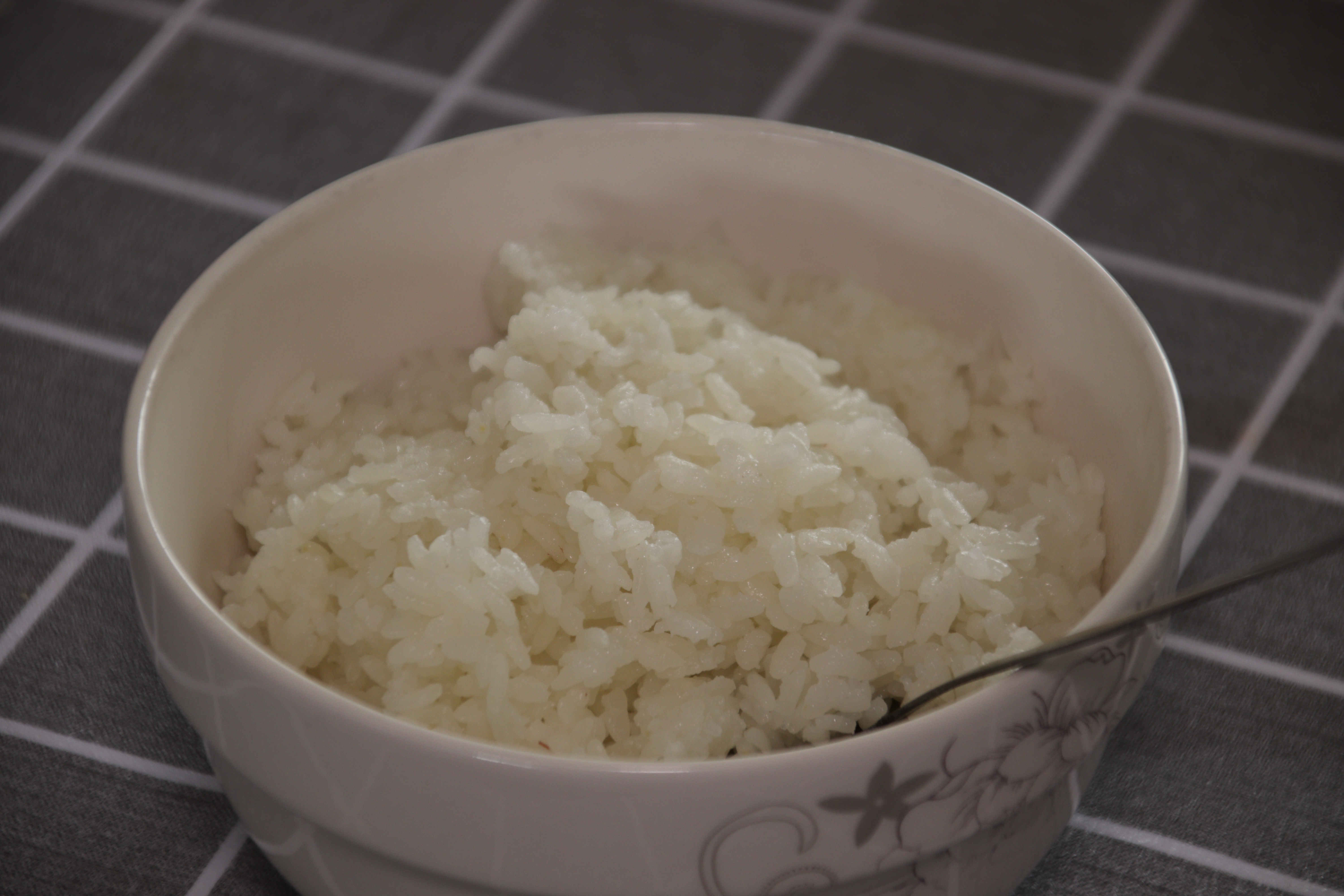 蒸米饭用肉和菜怎样好吃,热水蒸米饭一般多久能熟