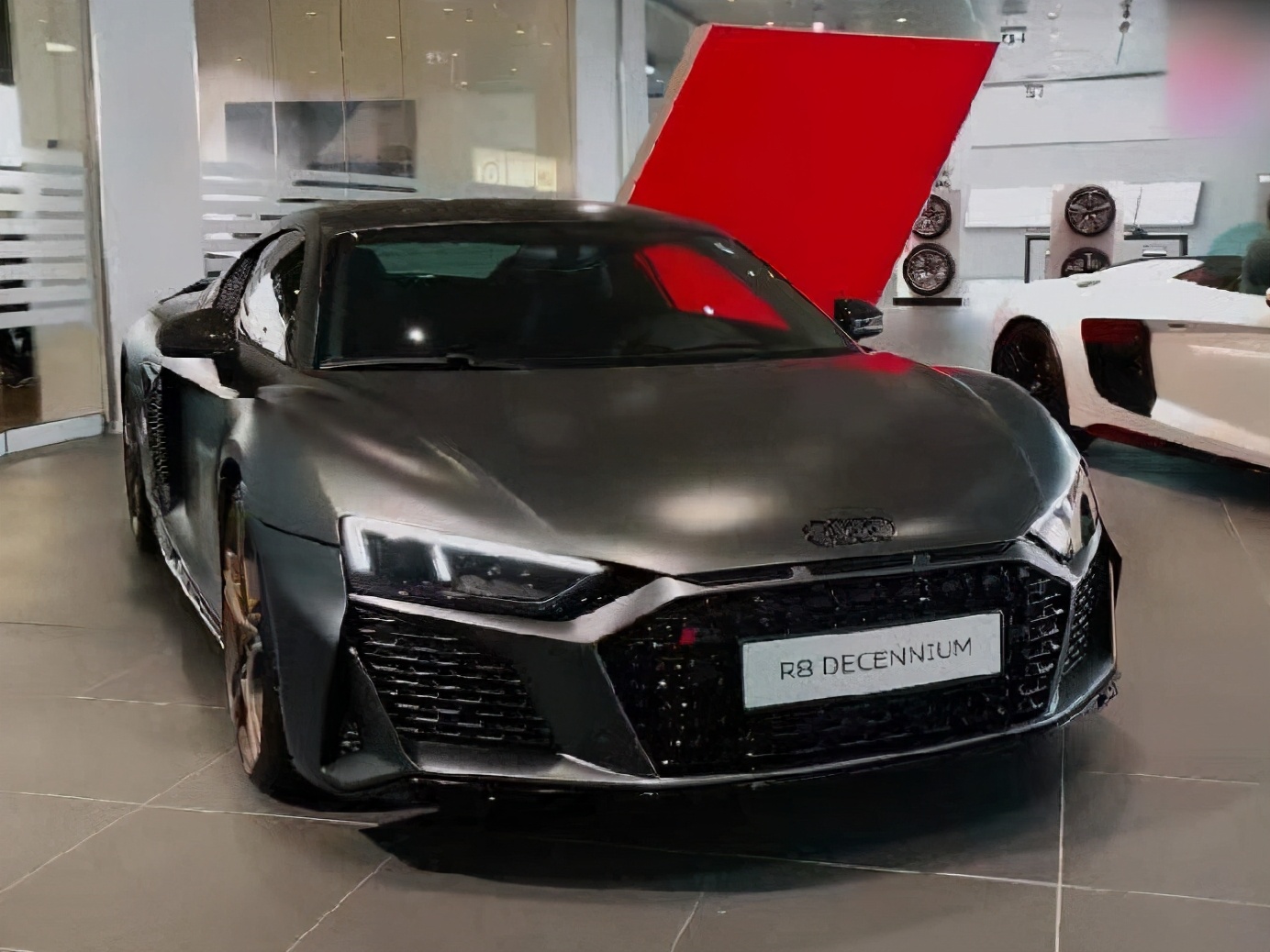 奥迪r8敞篷国内售价全新一代,最新款敞篷版奥迪r8