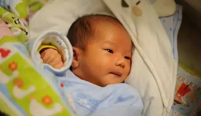 黄疸治疗不及时,宝宝居然会脑瘫?