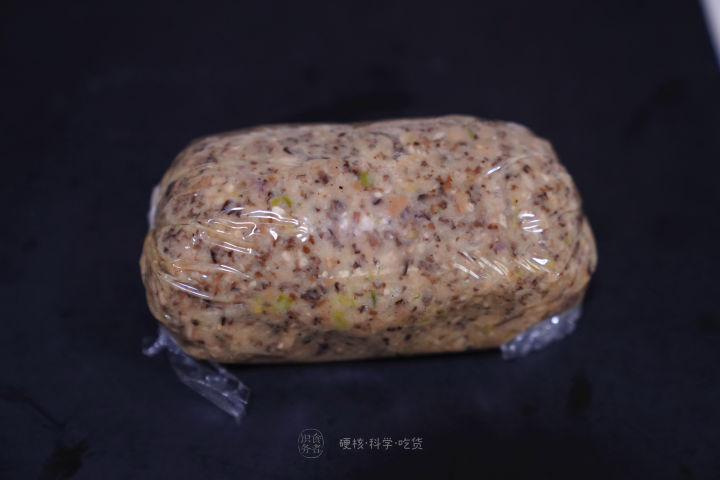 煎牛排爆油怎么办,煎牛排放黑胡椒容易糊吗