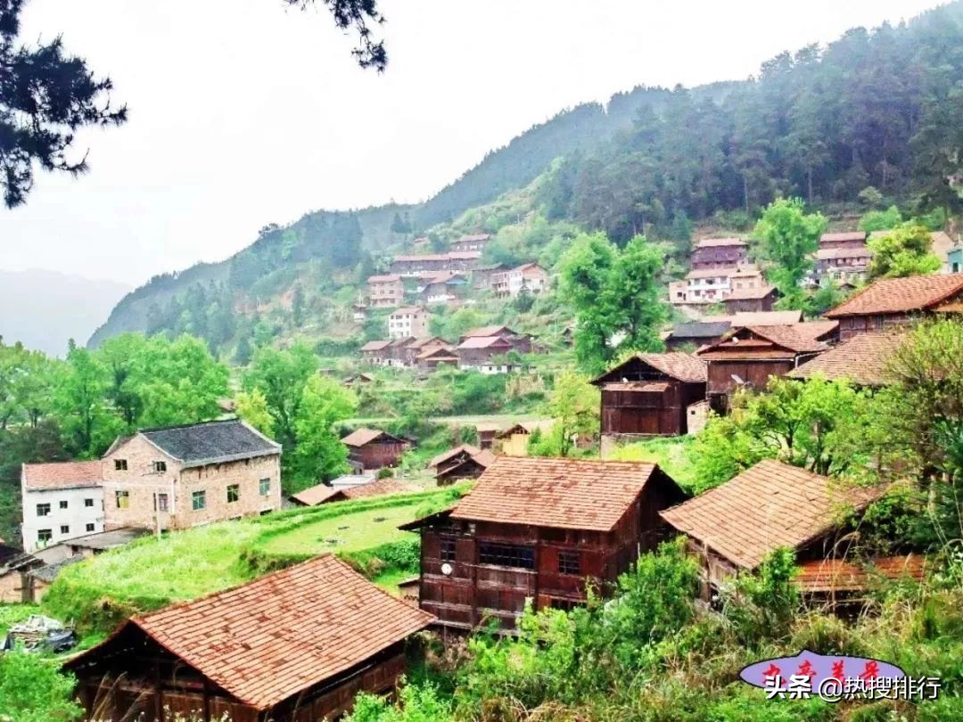 苗族歌手张丽娅邀请你:这个春天,我们相聚苗族锡绣发源地!