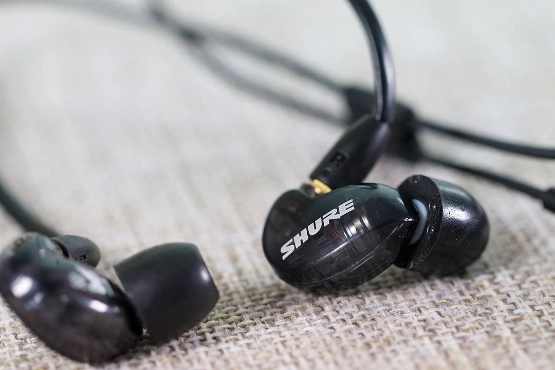 舒尔se215入耳式监听耳机测评,舒尔se215入耳舒适度