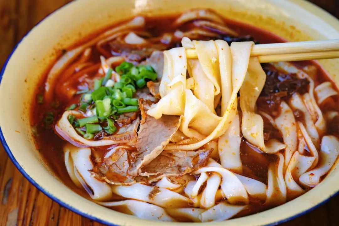 长江边好吃的地方,长江流域最好吃的城市