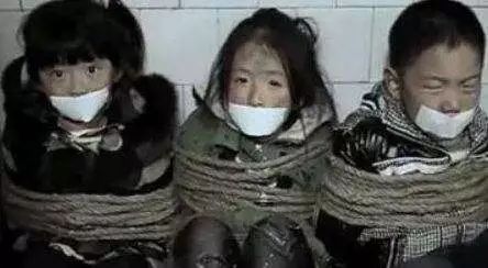 教育孩子时候孩子自顾自玩,家长教育孩子不玩游戏的对话