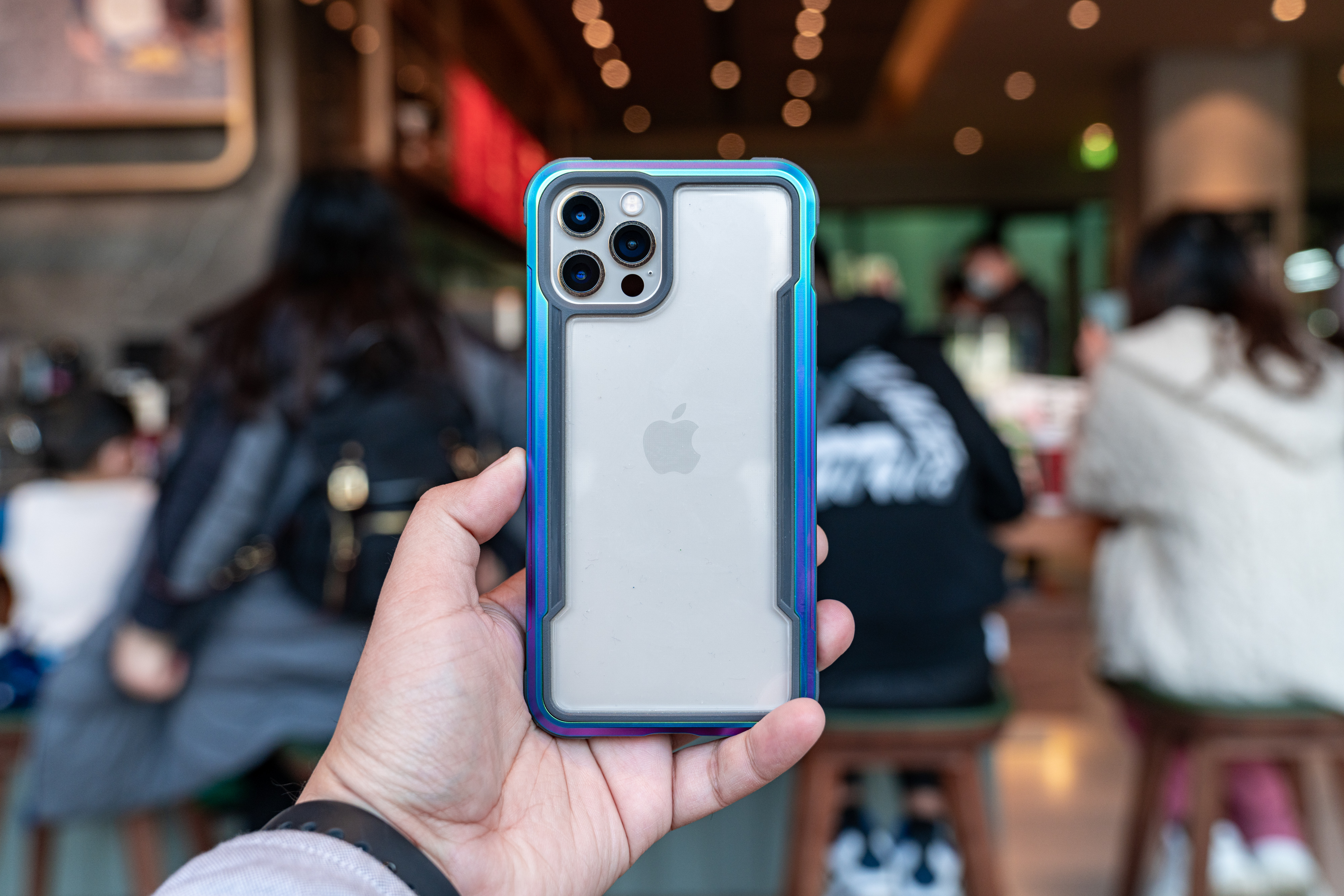 能让AppleCare+都赚不到钱的Defense决色小彩壳到底有多能摔？