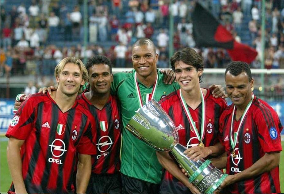 国米球迷致敬穆里尼奥泪流满面,泪目伯纳乌球迷第七分钟呼喊