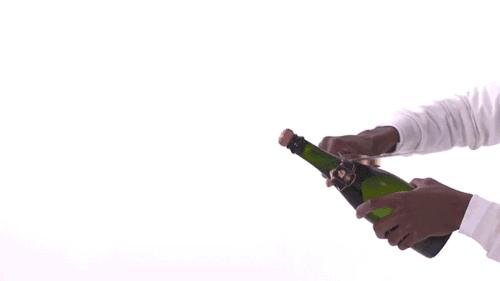 被香槟酒瓶塞打懵是一种什么体验?沙雕们纷纷给出答案