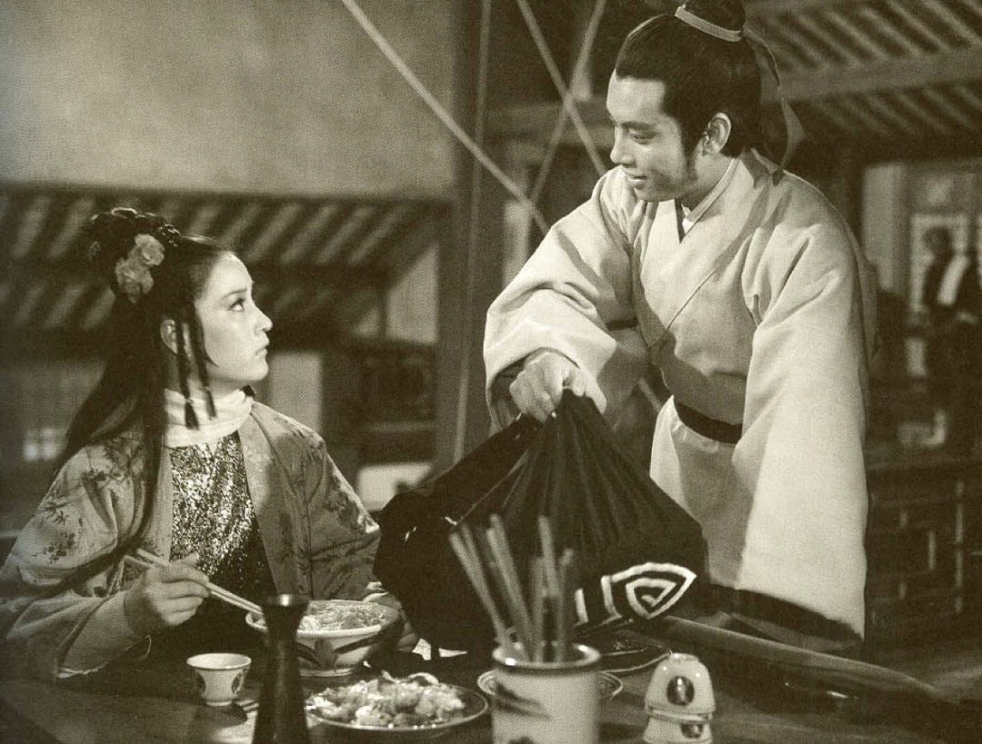 郑佩佩岳华谈亦舒,亦舒岳华郑佩佩