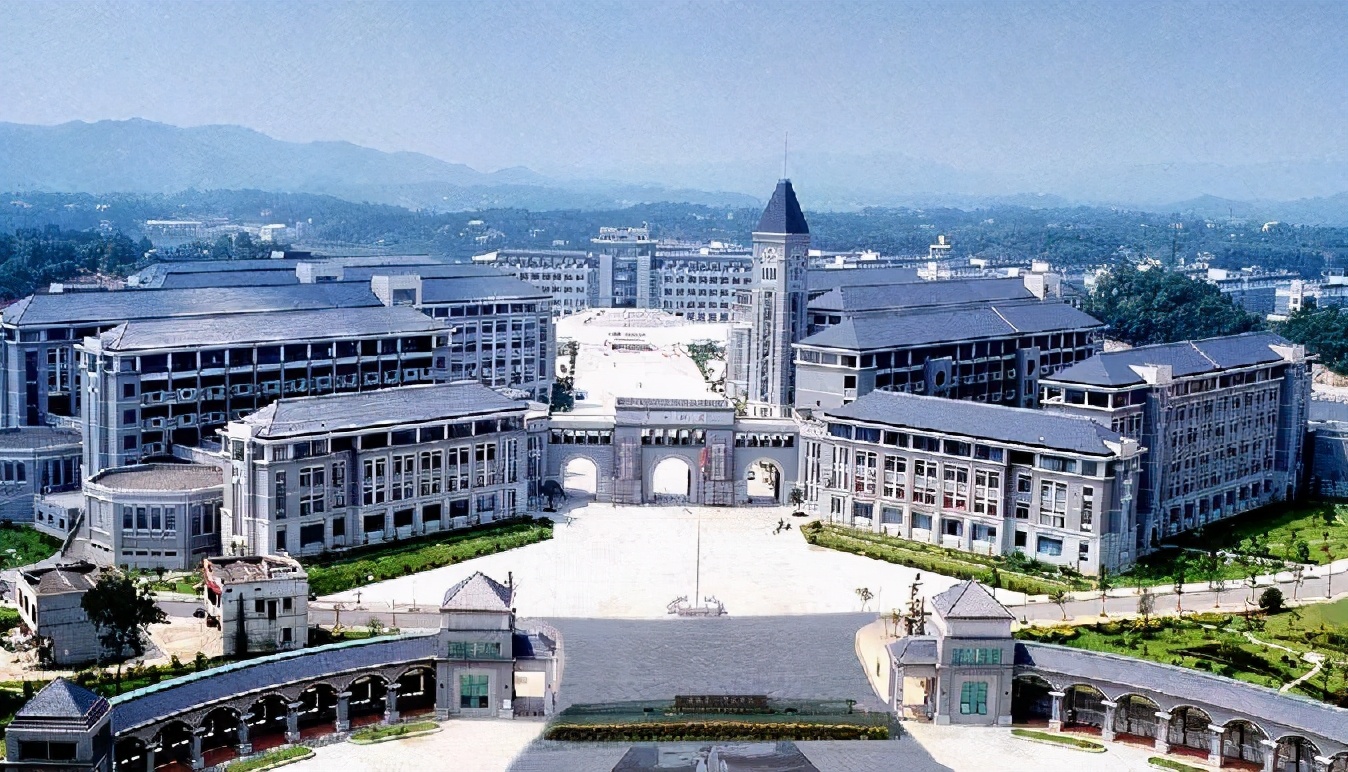 湖南师范大学，教育院校的领头羊，无围墙紧挨市区