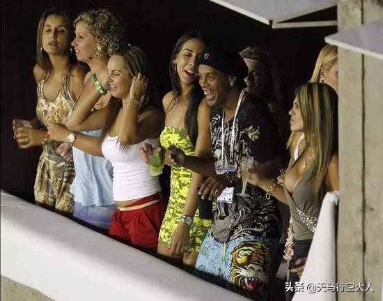 小罗足球精灵,小罗足坛精灵完整版