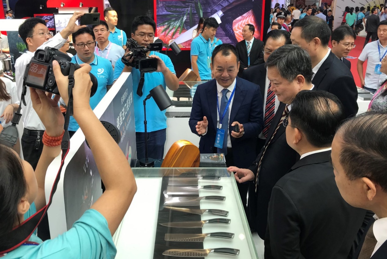 领航*江阳**刀力量，美珑美利荣膺“*江阳***刀名**”