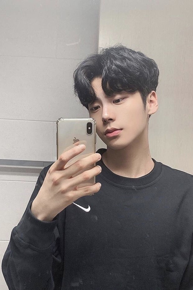 10款好看的男生发型,十五岁男生发型2020流行发型