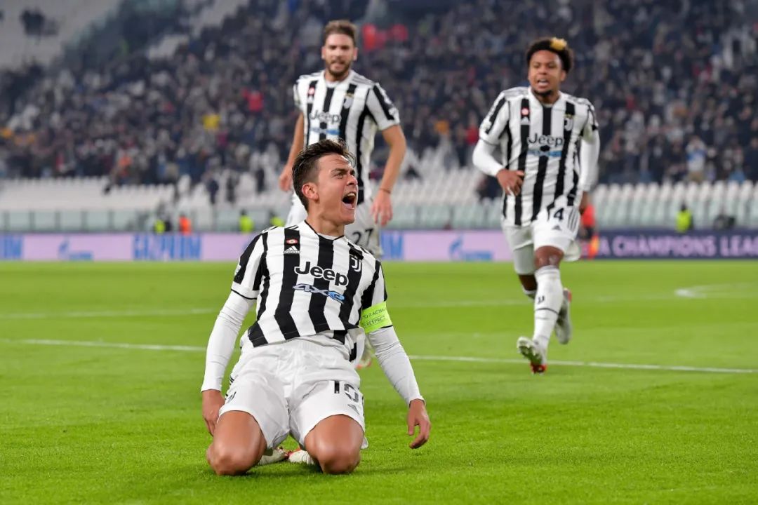 逗妹吐槽：C罗回曼联来养老？这明明是被啃老