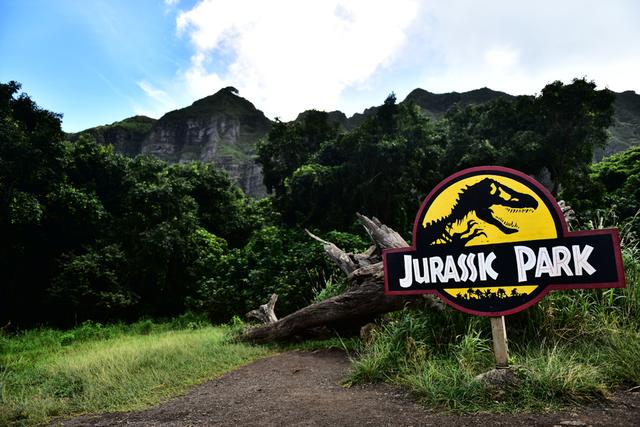 寻找侏罗纪世界中的火山岛，和“驯龙高手”一起拯救史前小短手！