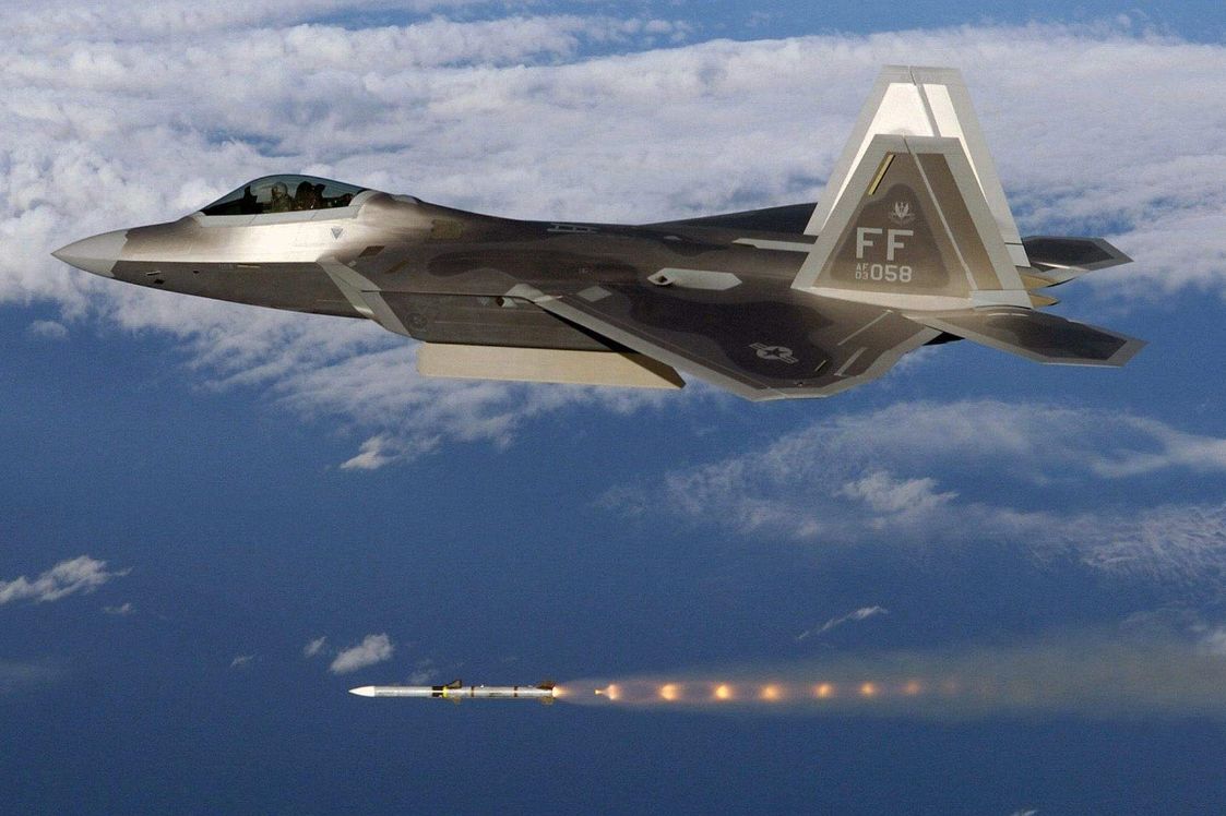 截止目前，F-22是不是世界上最强战机，下一步该如何发展？