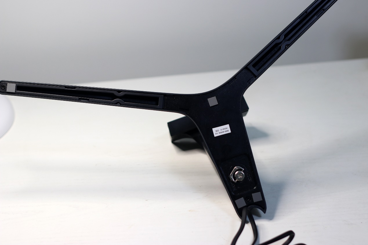 三星显示器玄龙骑士4k144hz,三星32英寸4k显示器s32a700nwc