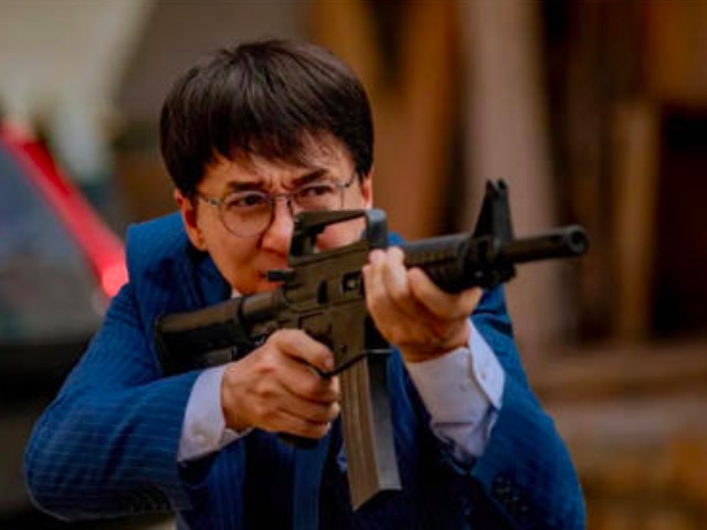 急先锋成龙杨洋母其弥雅,急先锋花絮杨洋做人工呼吸