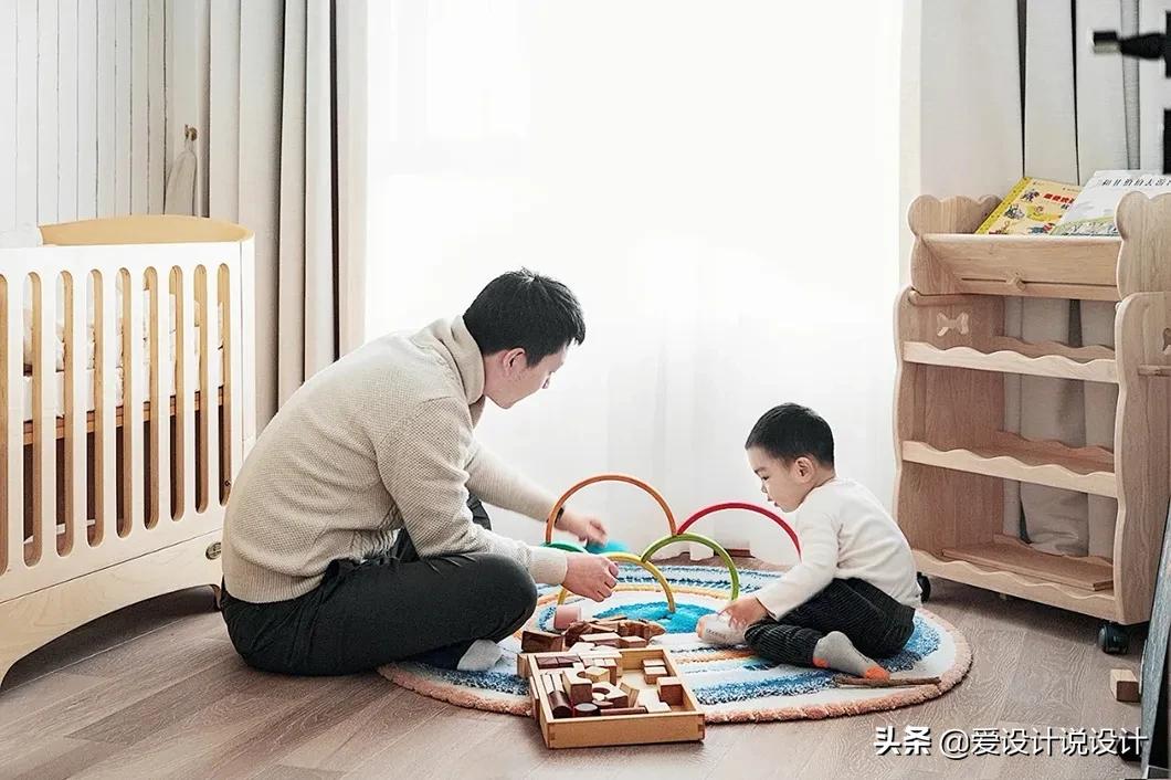 原木是让人清新脱俗的风格,现代简约和原木风混搭