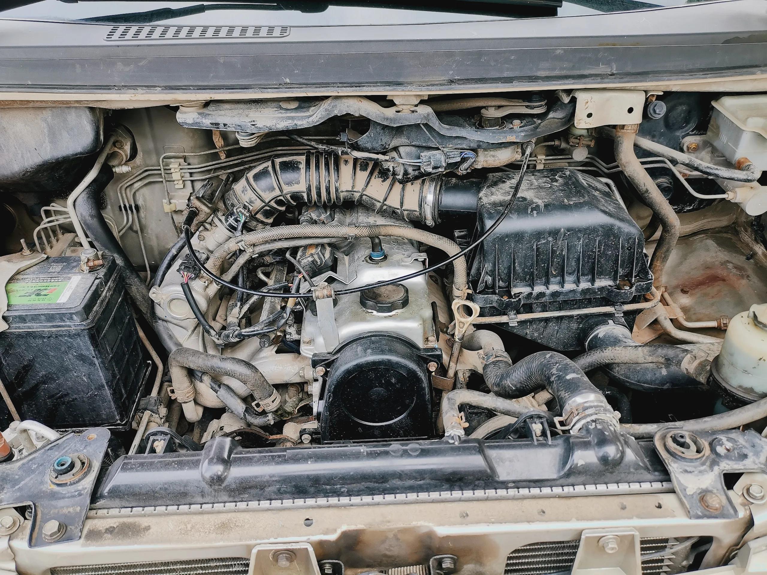 大排量跑山路费油还是小排量费油,大排量车开得慢费油还是快费油