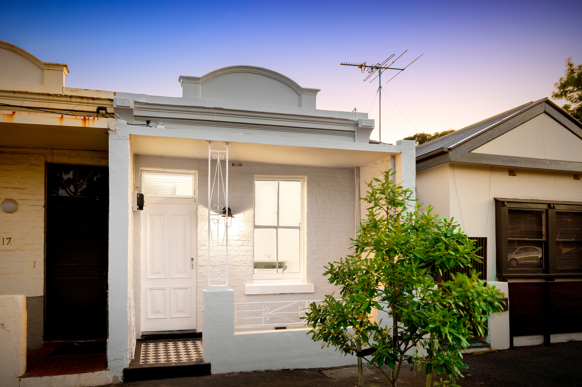 直线灯光摆设户外,直线型台灯