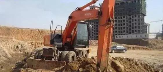 挖机找活都是怎么找的,挖机新手刚出来要找什么活干