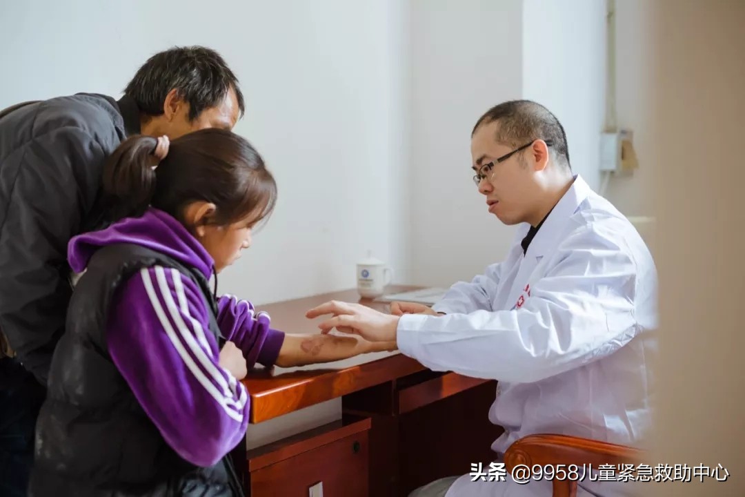 义诊走进乡村,义诊走进乡村医疗