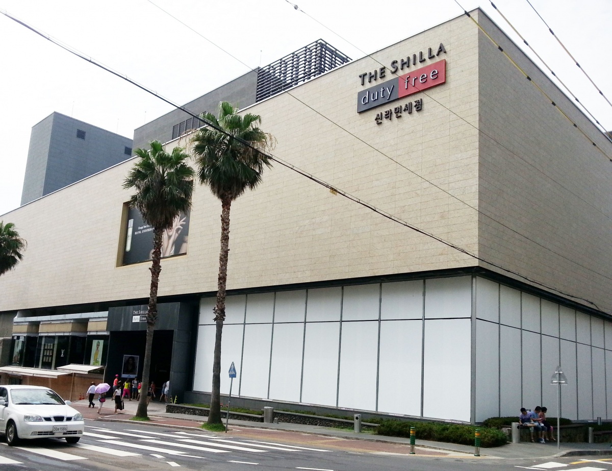 陪伴了樟宜机场38年的DFS即将落幕！下面入主新加坡机场的是谁？