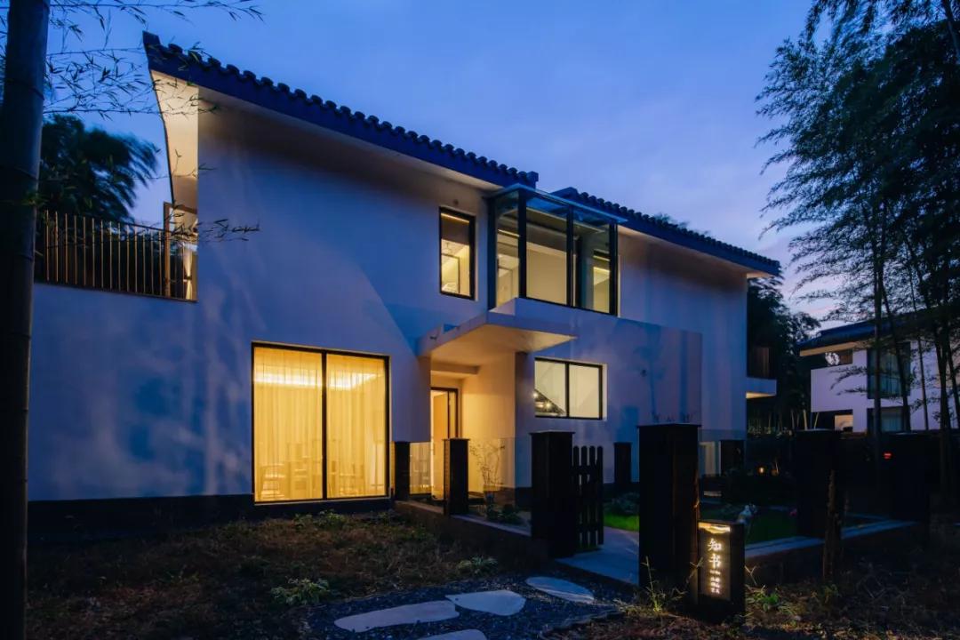 露天温泉小院精品,一房一厅庭院私家温泉