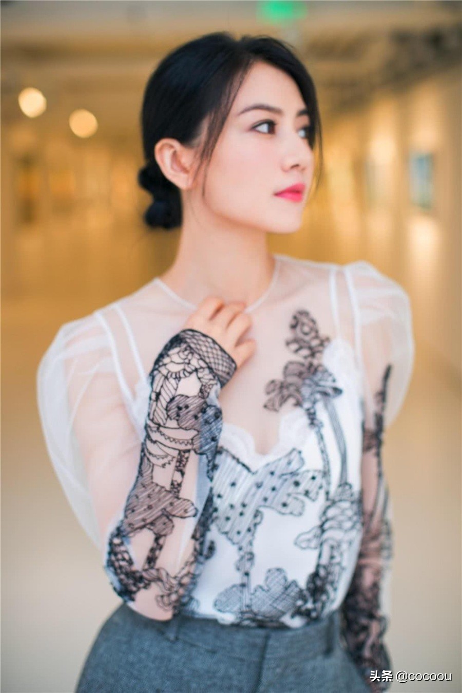 高圆圆哈伦裤穿搭,高圆圆穿黑白短裤裙