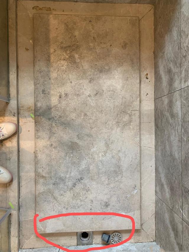 地漏和下水管不能有断层,地漏没堵但下水反水小妙招