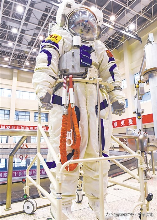 宇航员是怎么在太空上厕所的,中国天宫空间站宇航员日常生活