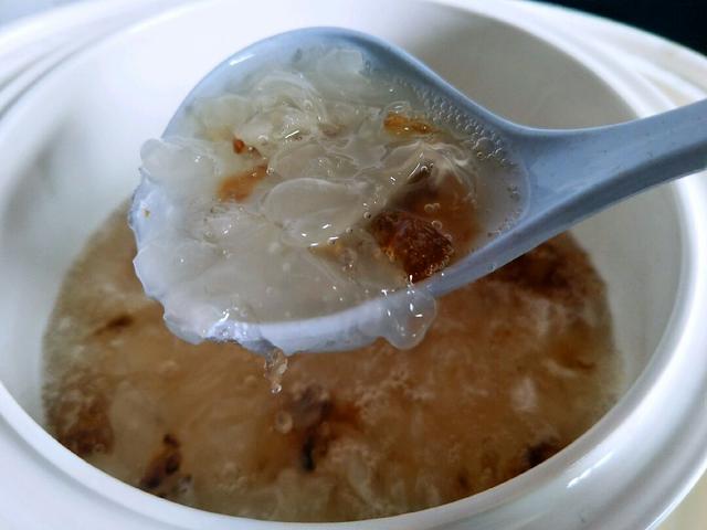 桃胶银耳羹最简单的做法,银耳桃胶羹简单做法