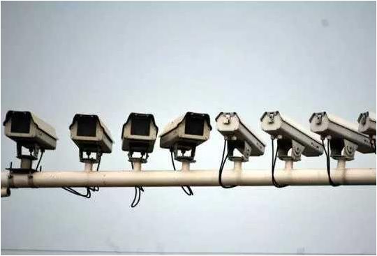 一个摄像头一年赚2500万,一年挣上亿的道路摄像头