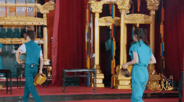 杨幂热巴baby双马尾气质动人,ab杨幂同框